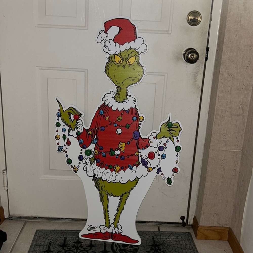 Wooden grinch sign